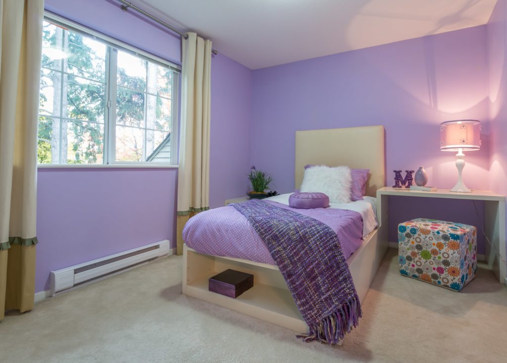 Child's bedroom with carpet